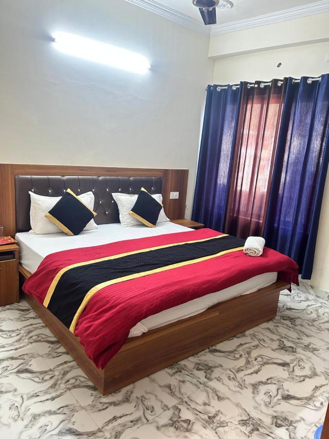 רישיקש Chandra Palace מראה חיצוני תמונה