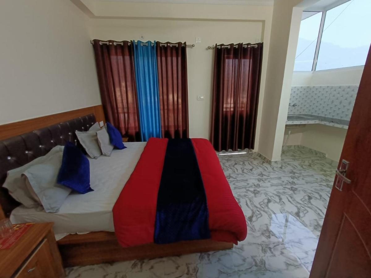 רישיקש Chandra Palace מראה חיצוני תמונה